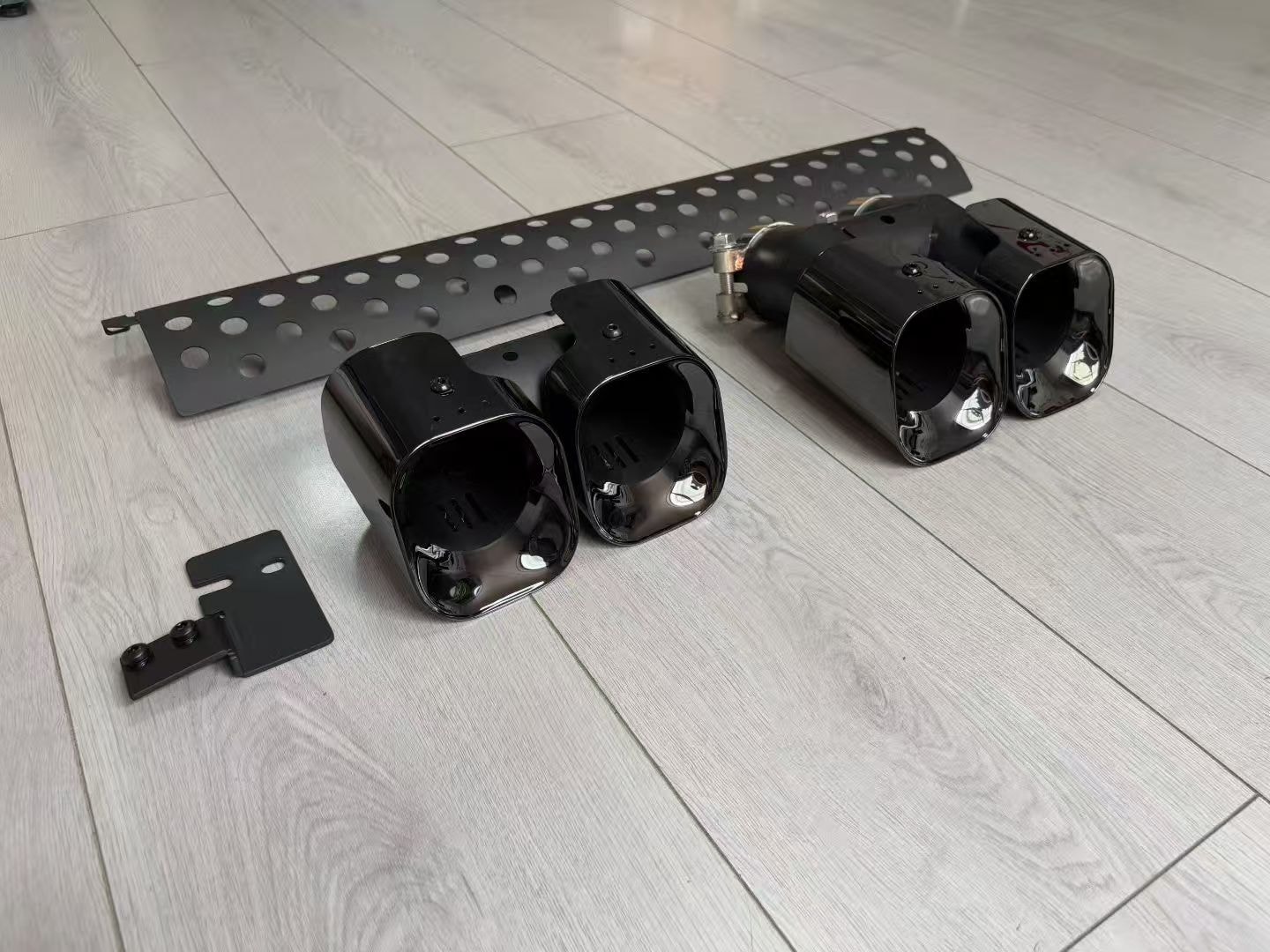 Defender Gloss Black Stainless Steel Exhaust Tips