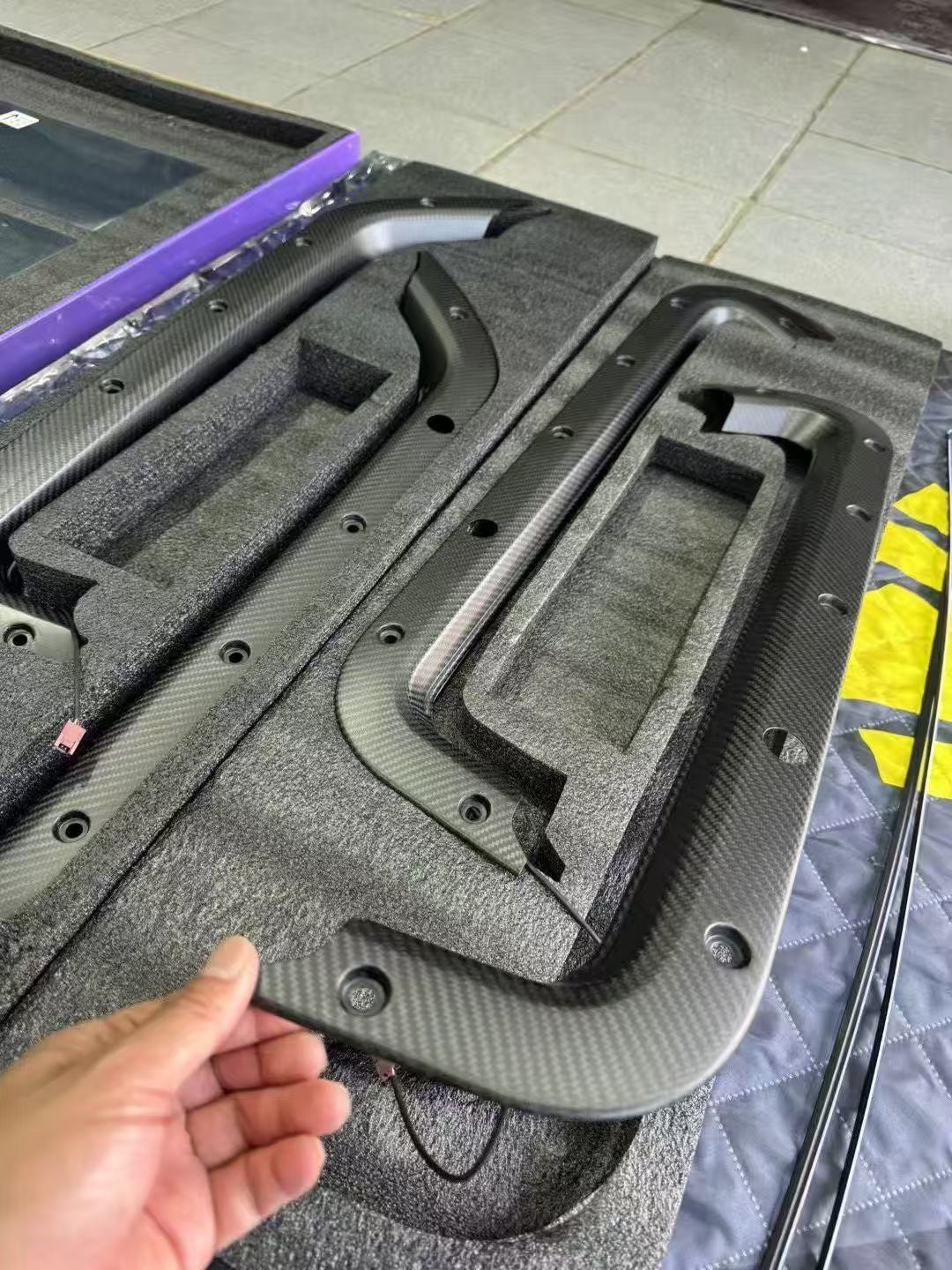 Defender Interior Ambient Lighting Kit with Carbon Fibre Door Trims