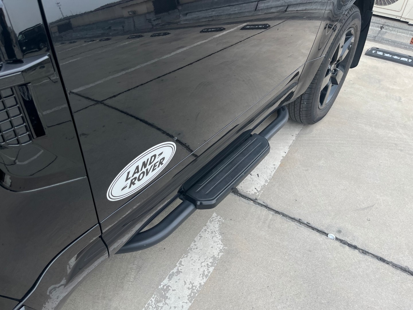 Defender 90 Fixed Side Step Kit — image 1