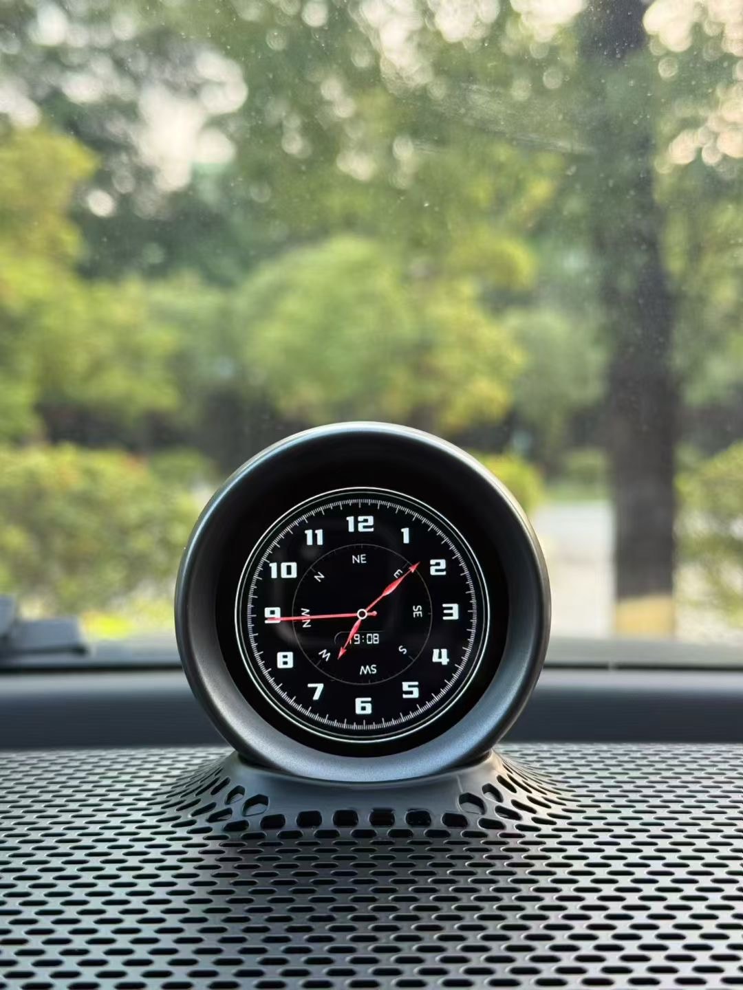 Defender Mid-Mounted Smart Dial Display — image 1