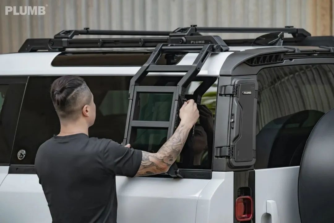 PLUMB M-One Roof Rack Ladder — Defender 110