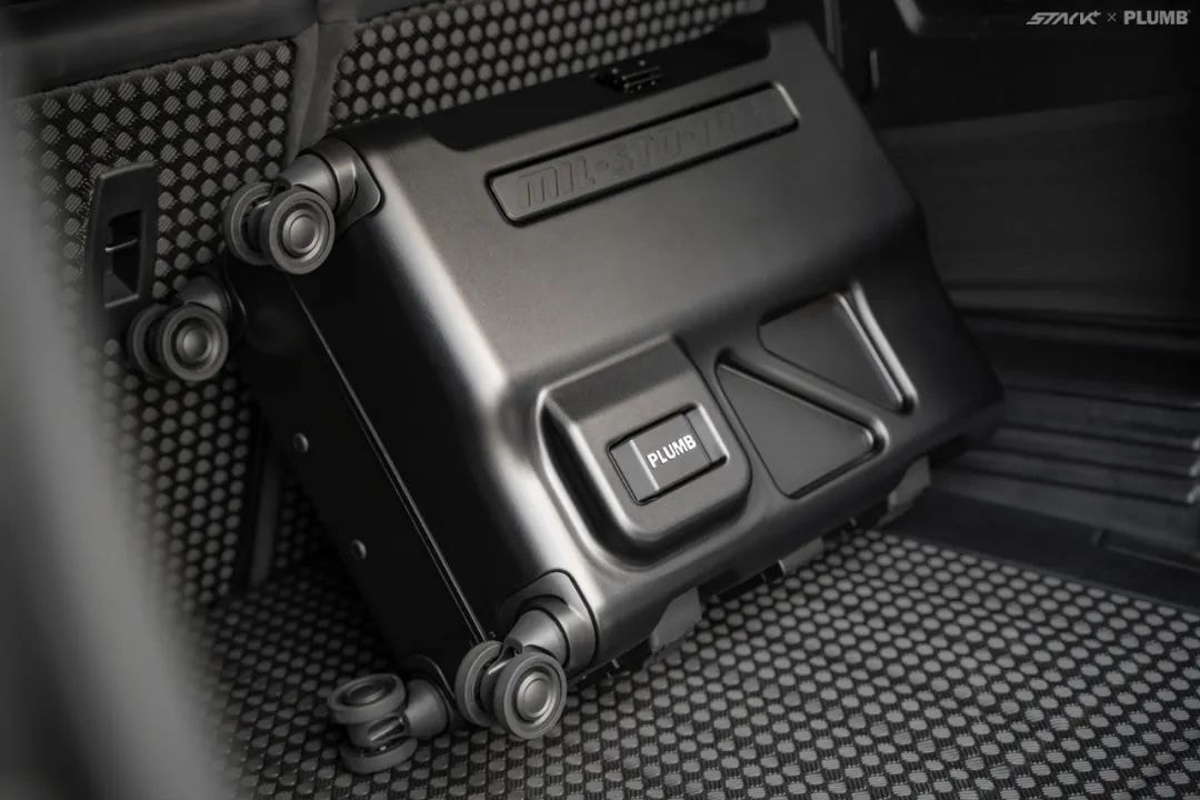 M-One 20" Aluminium Trolley Case — Samurai Black