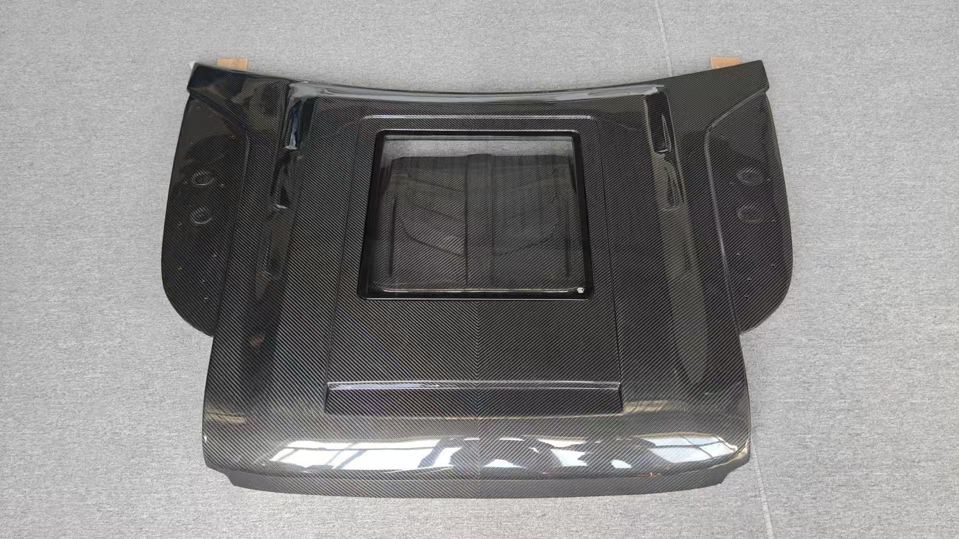 Defender Dry Carbon Fibre Bonnet with Viewing Window — image 1