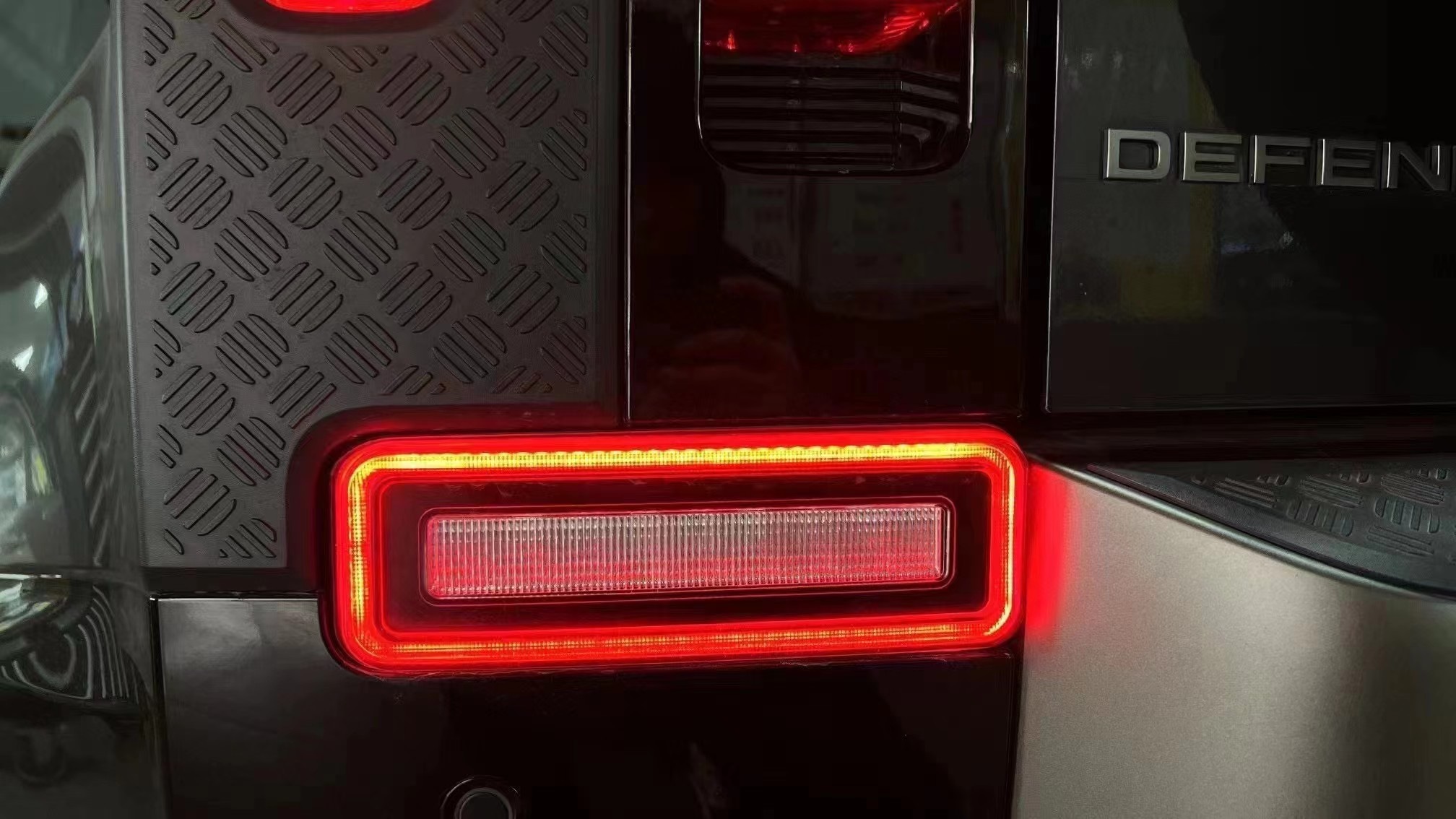 Defender Reversing Assist Lights (Pair) — image 1